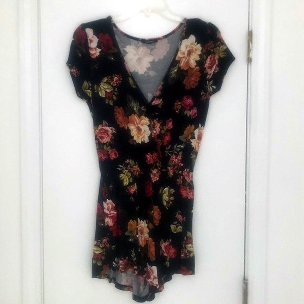 Ambiance Romper Playsuit Floral Size Small NWOT